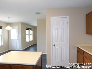 Building Photo - 10386 Oakwood Crest