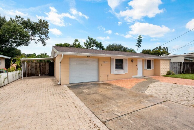 Building Photo - 3217 McIntosh Rd
