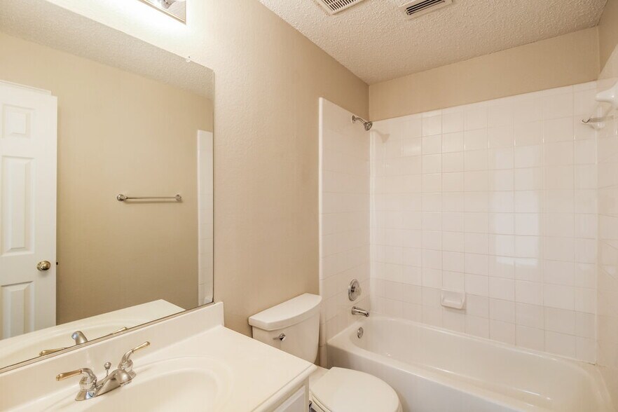 Building Photo - 1619 Marble Falls Dr