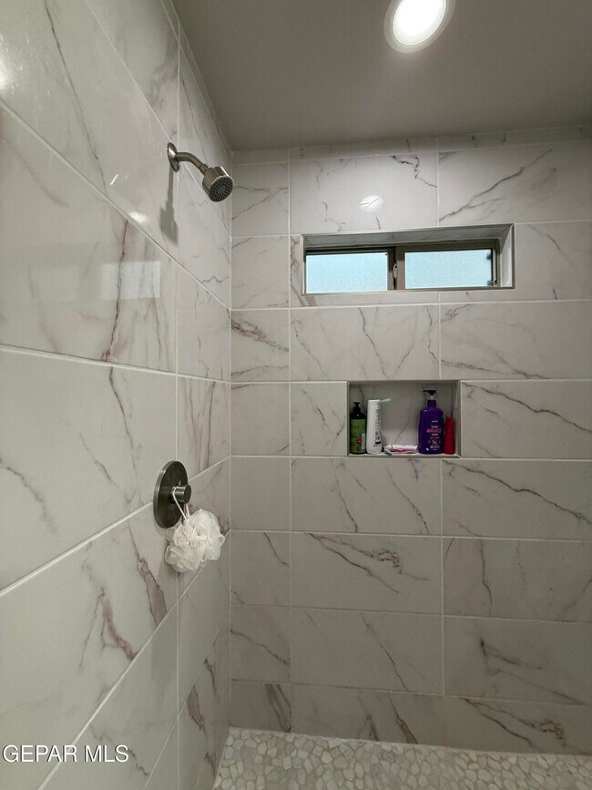 Building Photo - 13841 Paseo Central Ave