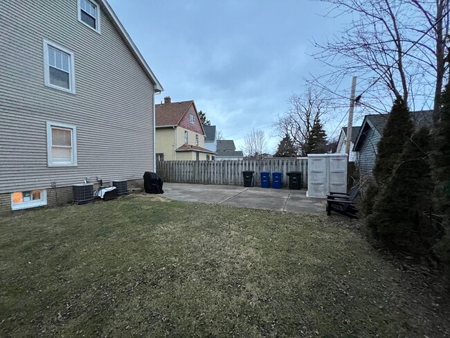 Building Photo - 1475 Winton Ave