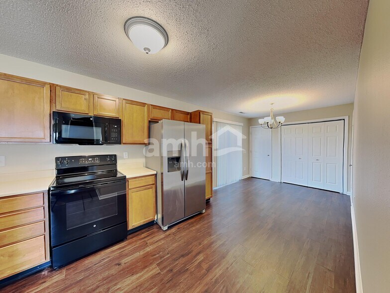 Building Photo - 656 Rocky Meadow Dr