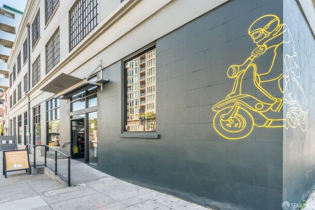 Building Photo - 200 Brannan St
