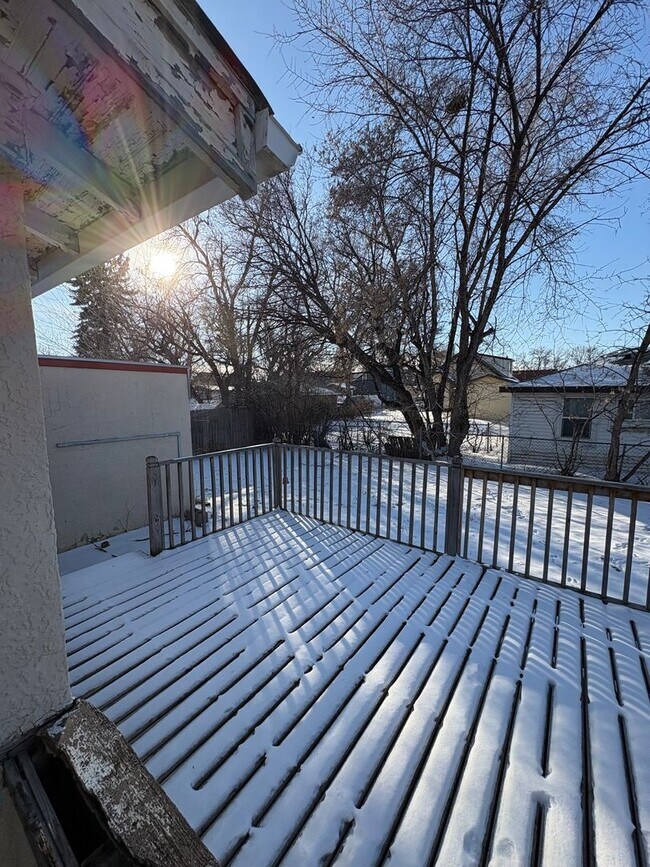 Building Photo - House- NW