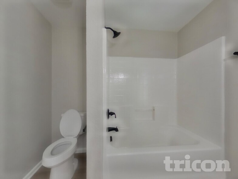 Building Photo - 4635 Christenbury Hills Ln