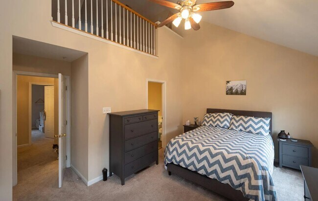 Building Photo - 1719 Wood Carriage Way