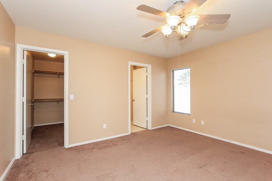 Building Photo - 12901 N 127th Ln