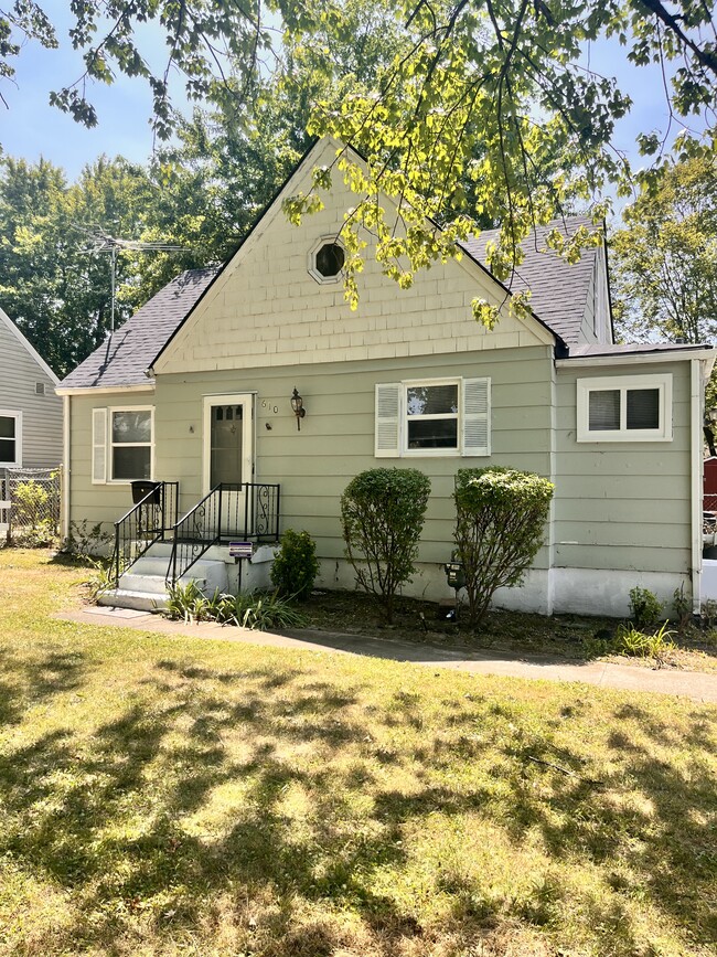 Primary Photo - 610 Marquette Dr