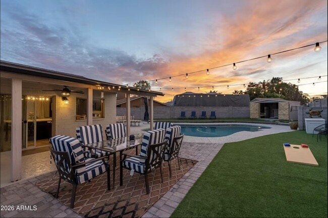 Building Photo - 2506 E Aster Dr