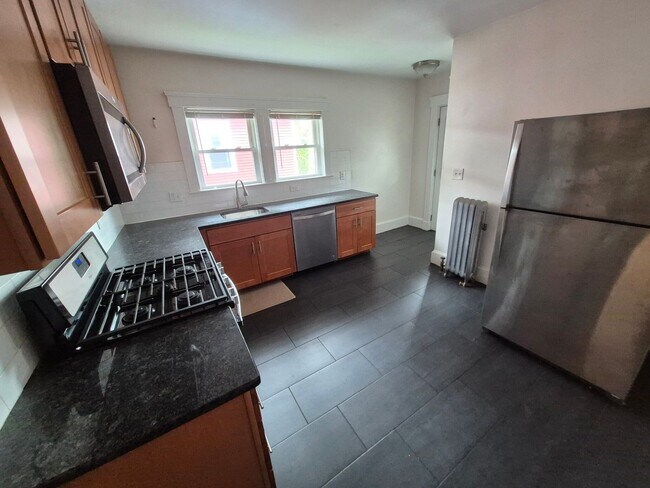 Building Photo - Nice 3 bed in Watertown