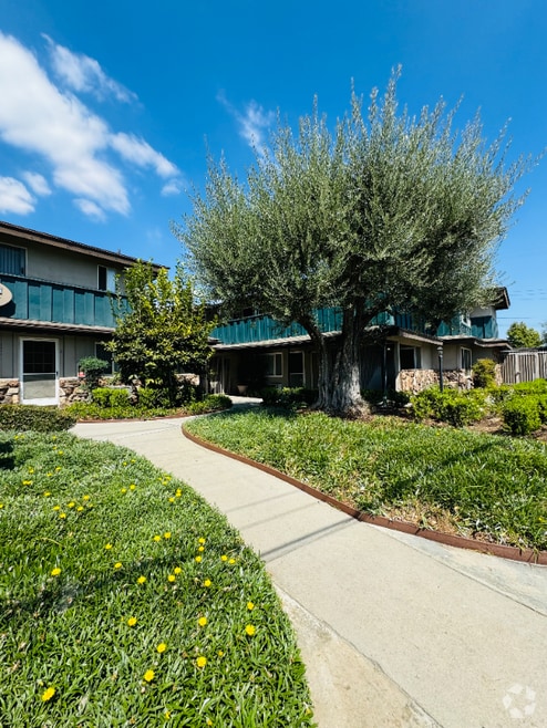 Building Photo - 8919 Longden Ave