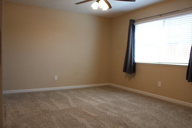 Building Photo - 9100 Castlebar Way