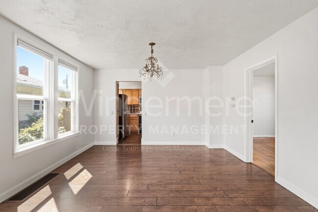 Building Photo - 5 Bedroom House Near Gonzaga