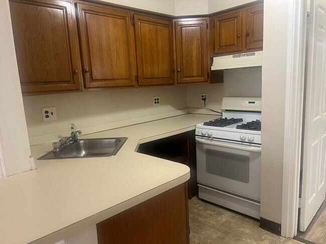 Building Photo - 33_517