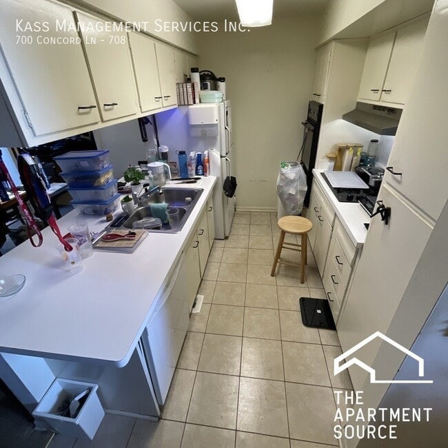 Building Photo - 700 Concord Ln