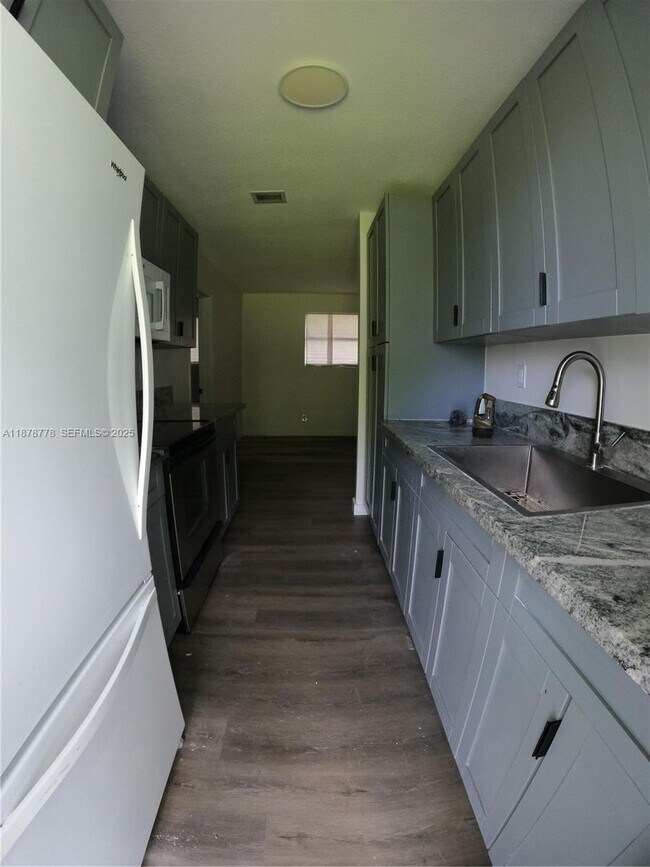 Building Photo - 26633 SW 138th Ct