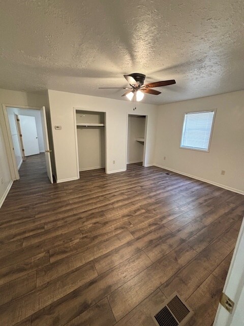 Building Photo - 301 Maple St