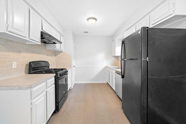 Primary Photo - 29111 Atherstone St