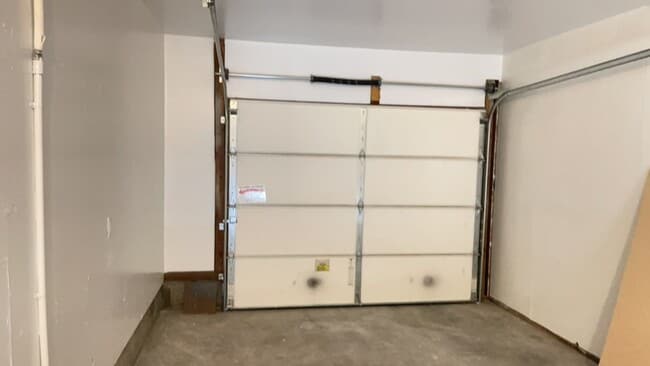 Building Photo - Modern 2-Bedroom Duplex with New Kitchen &...