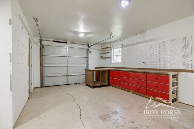 Building Photo - 501 Spratlin Dr