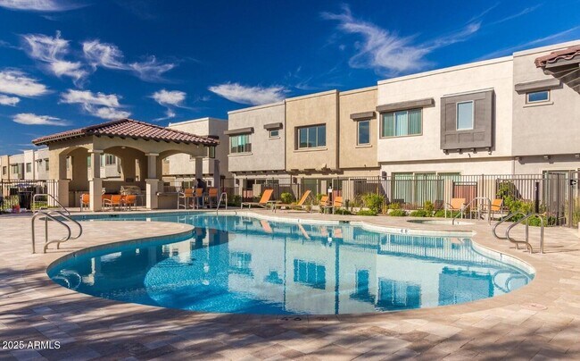 Building Photo - 7343 E Vista Bonita Dr
