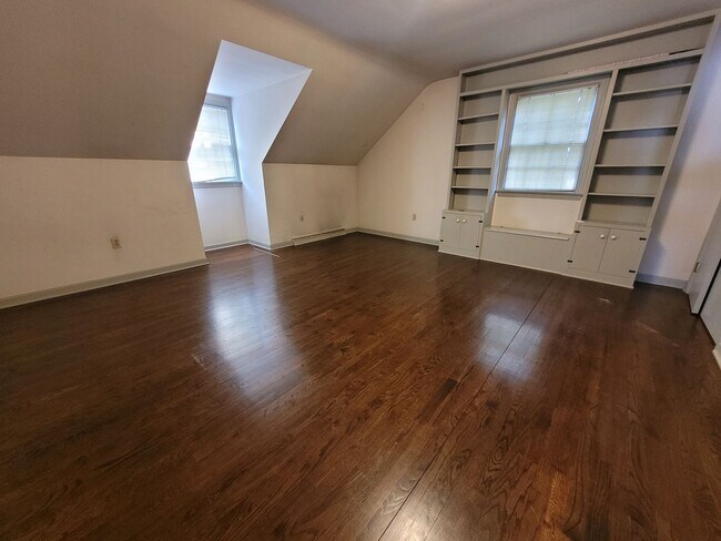Building Photo - 131 Pinetown Rd