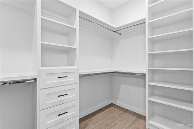 Building Photo - 17 Calle Moreno