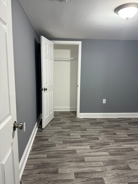 Building Photo - 2536 Loyola Southway