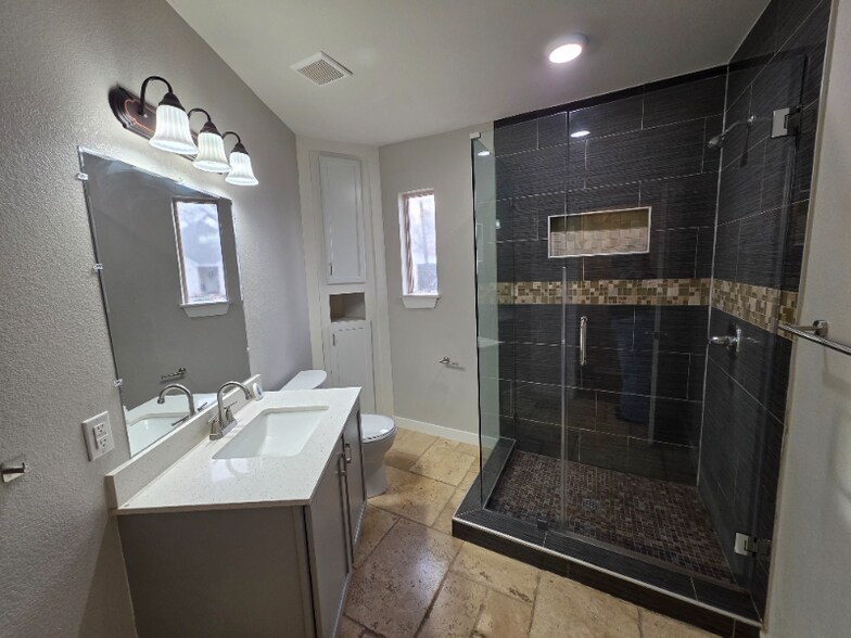 Building Photo - 1650 Ruthdale Dr