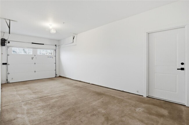 Building Photo - 1195 Marina Pkwy