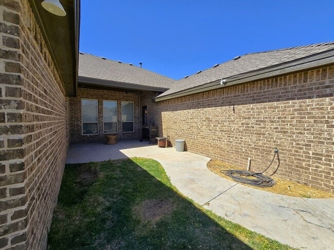 Building Photo - 6000 Rio Grande Ave