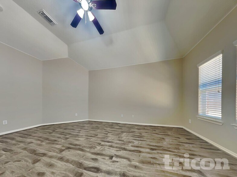 Building Photo - 6855 Tournament Dr