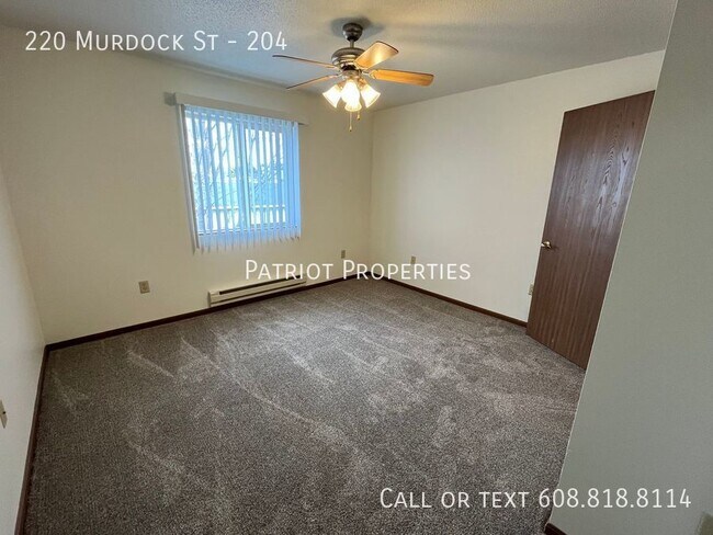 Building Photo - 220 Murdock St