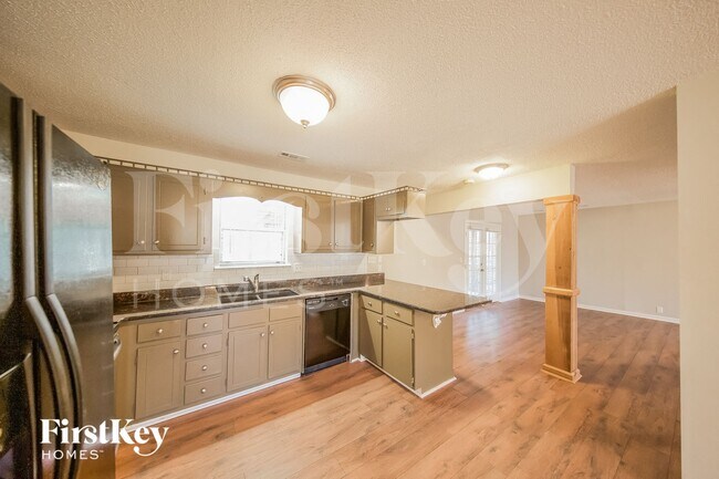 Building Photo - 4602 Hollow Ln