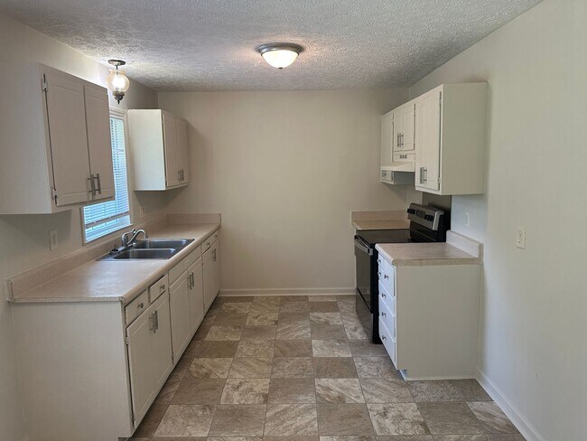 Building Photo - 6517 Portsmouth Dr