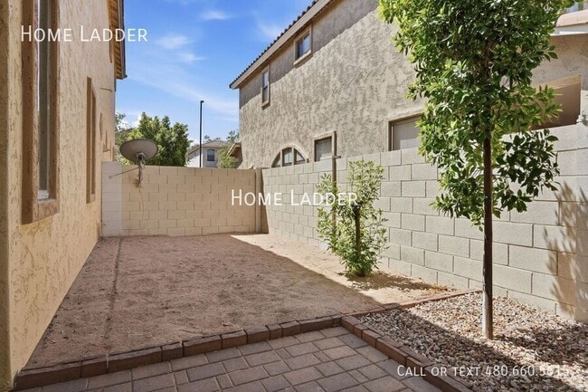 Building Photo - 4172 E Santa Fe Ln