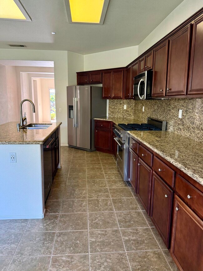 Building Photo - 1122 Oro Ridge