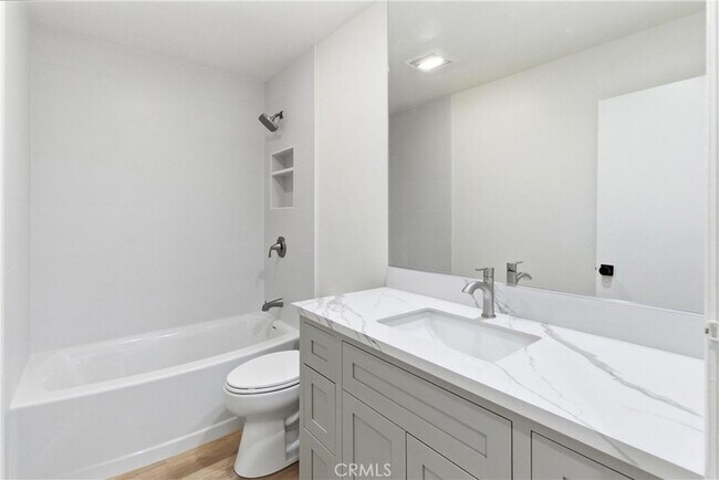 Building Photo - 5415 E Willowick Cir