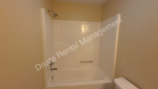 Building Photo - 508 Cedar Ln