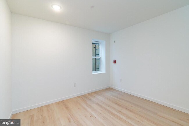 Building Photo - 2717 N Howard St