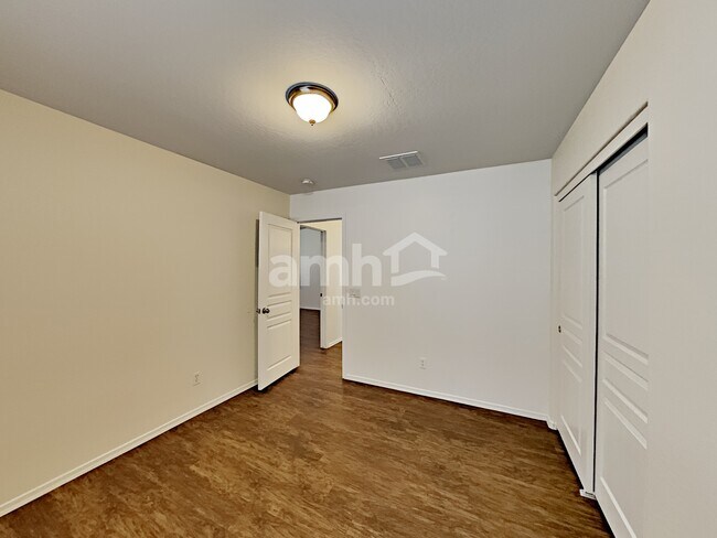 Building Photo - 10630 W Windsor Ave