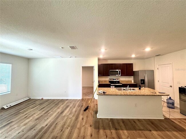 Building Photo - 16461 Little Garden Dr