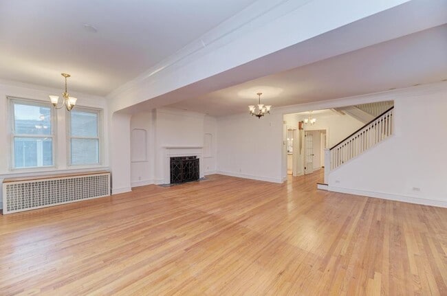 Building Photo - 6833 S Cregier Ave
