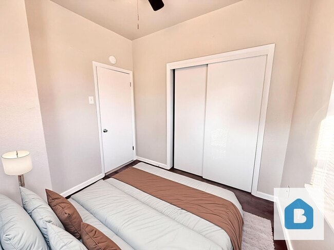 Building Photo - 1036 S Santa Fe Ave