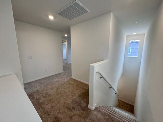 Building Photo - Welcome to Your Brand New 3 Bedroom Solar Home in the Gated Willow Springs Community of Murrieta!