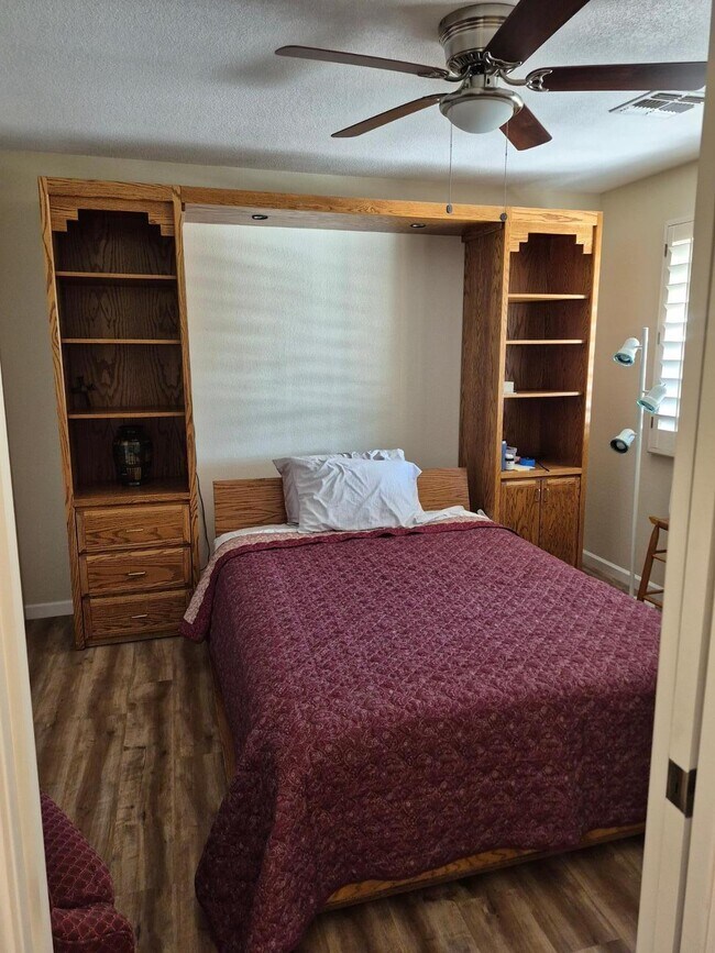 Building Photo - 7755 Laguna Azul Ave