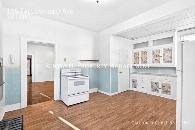 Building Photo - 128 Fallowfield Ave