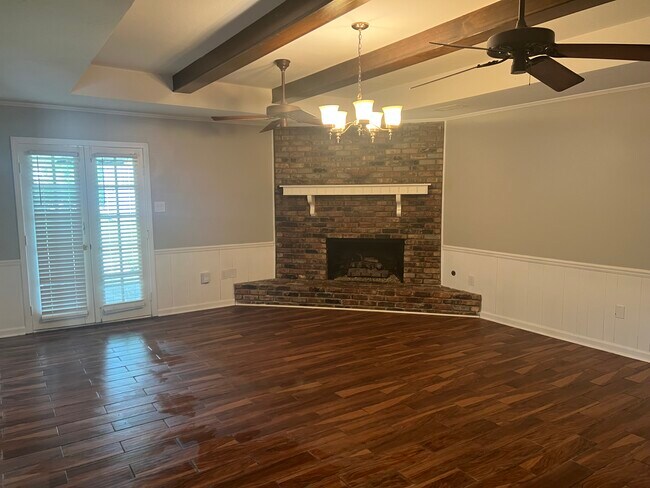 Building Photo - 4343 Lassen Dr