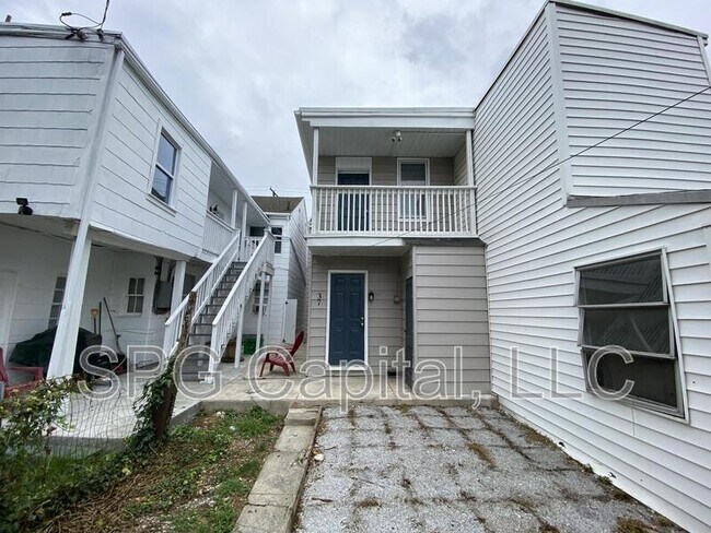 Building Photo - 37 N Hartley St
