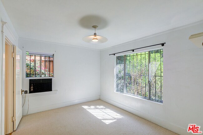 Building Photo - 835 N Ogden Dr